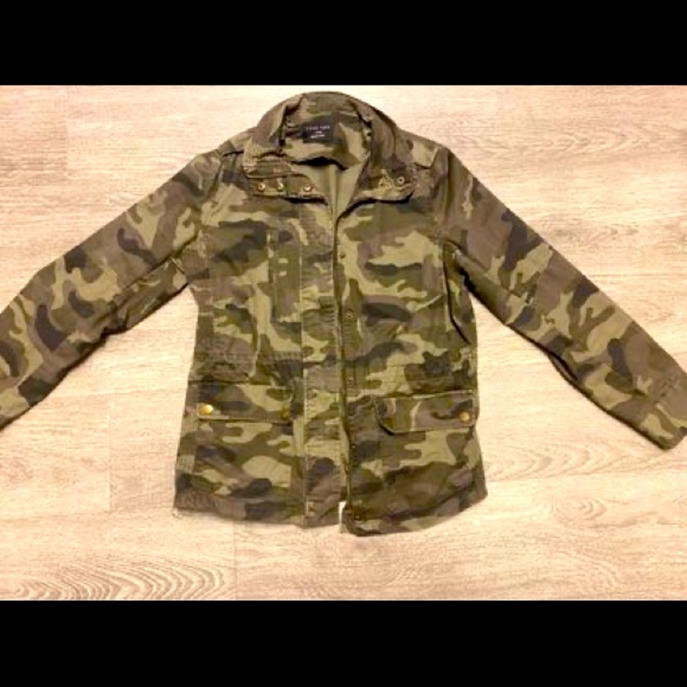 Light Camo Jacket (perfect for fall or spring)